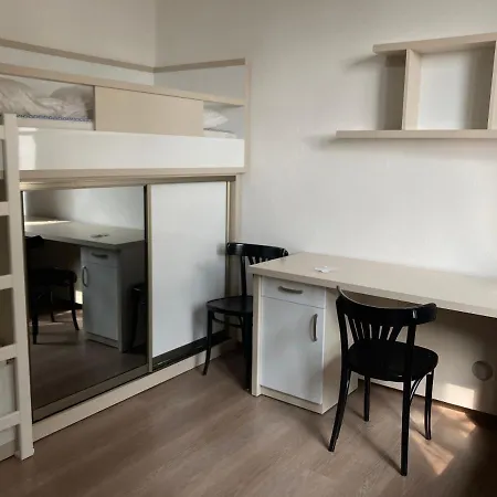 Kitchen Hostel *
