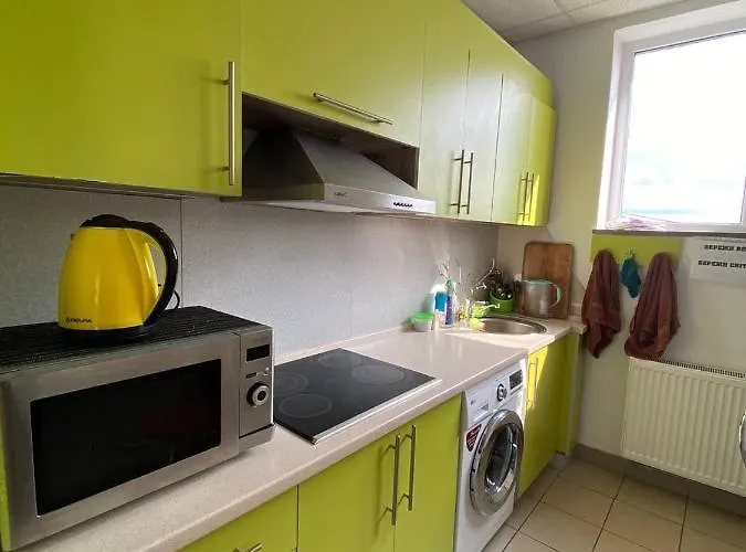 Hostel Kitchen *