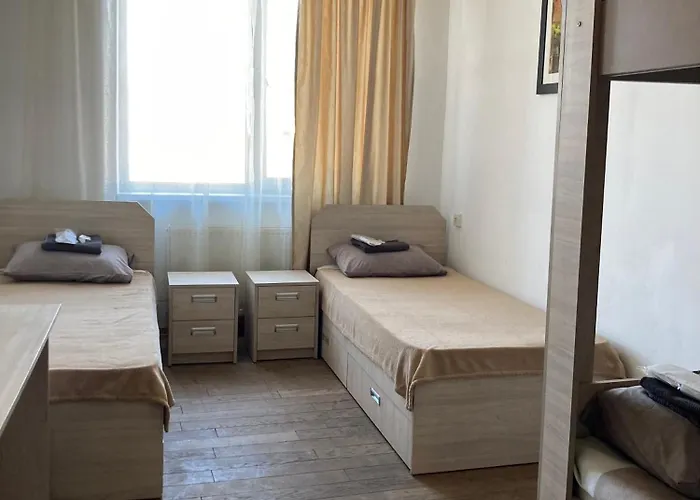 Kitchen Hostel *